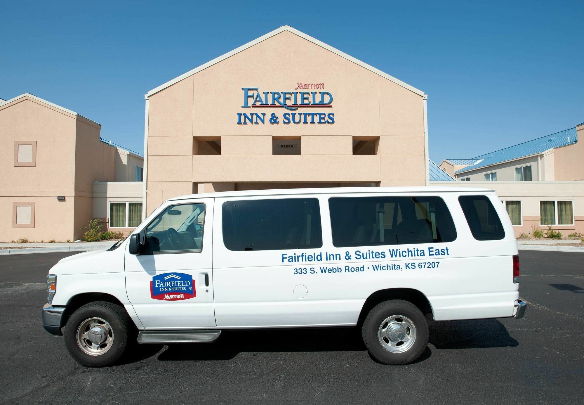 Country Inn & Suites By Radisson, Wichita East, Ks Exterior photo